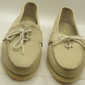 Sperry Topsider cream boat shoe in 8.5M